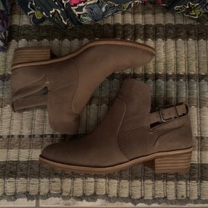 Taupe brown Gianni Bini leather ankle boots